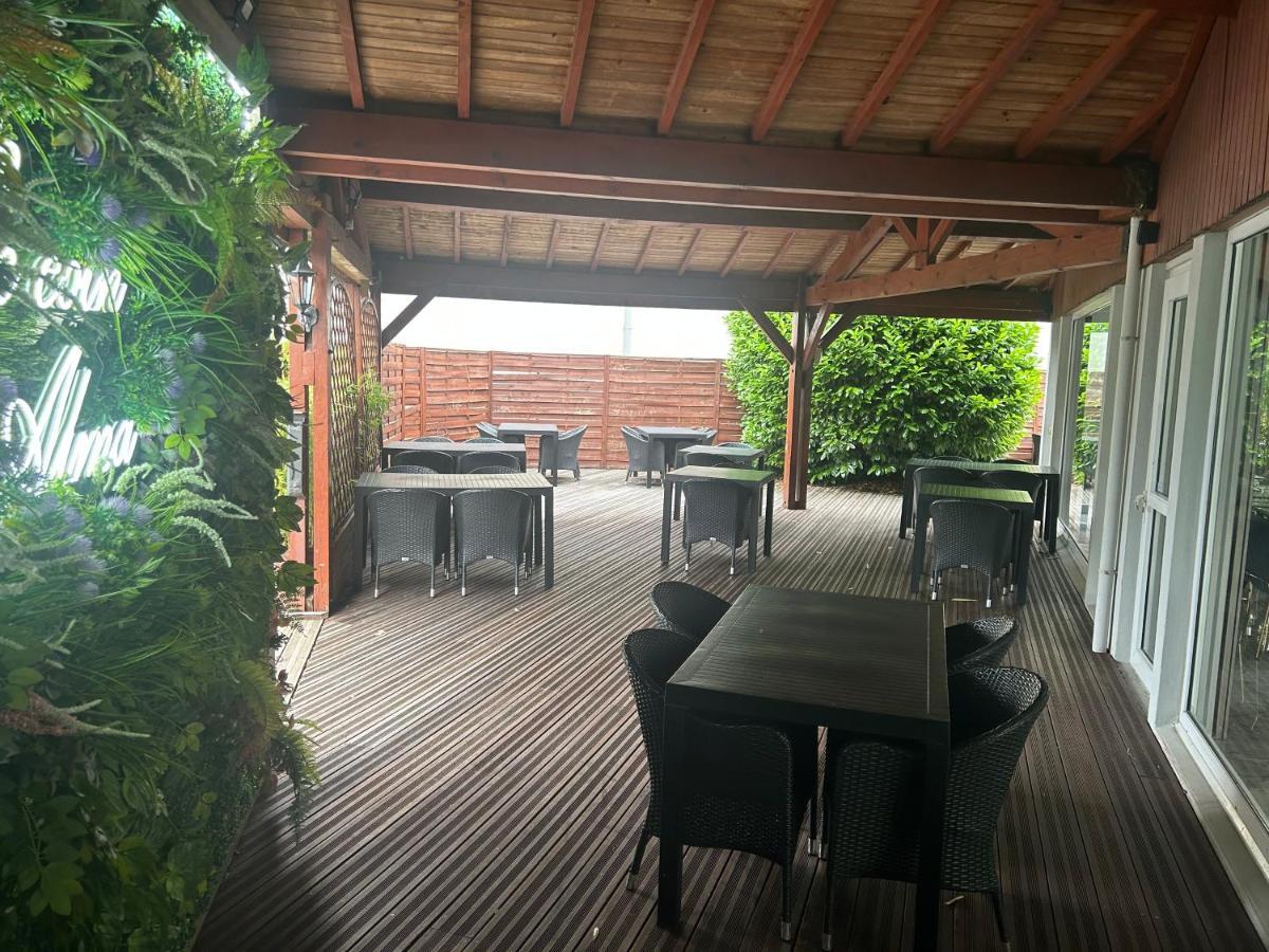 Hotel Restaurant Clement Ader Muret Exterior foto